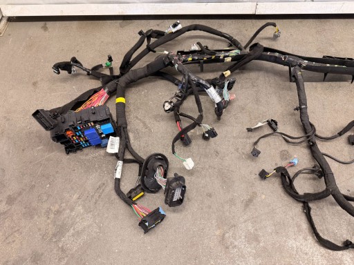 Renault Megane IV 1.6 dCi bundle wiring of the dashboard 240186562S