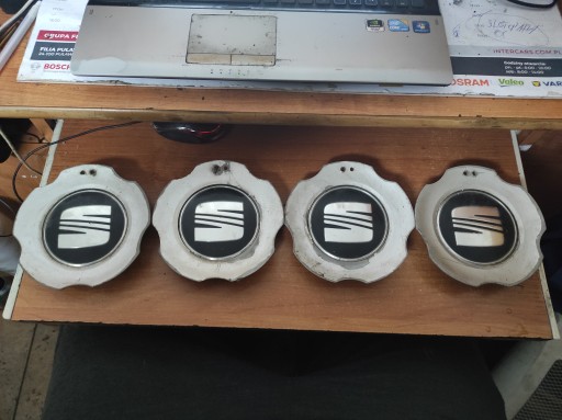 1M0601149B КОЛПАЧКИ ДЛЯ КРЫШЕК TOLEDO II LEON И KMPL