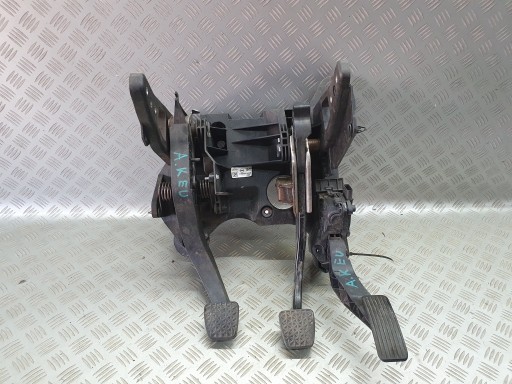 ПЕДАЛІ ЄВРОПА OPEL ASTRA K 39094154