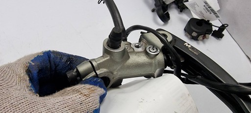 ГАЛЬМІВНИЙ НАСОС BREMBO STREET TRIPLE 765 RS