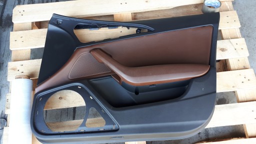 4G1867022A - A6 C7 бекон оббивка двері права передня шкіра