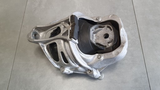 Audi Q8 holder engine mount 4M0199372FF