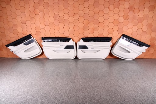 BMW G11 бічні двері ELFENBEIWEISS BOWERS WILKINS