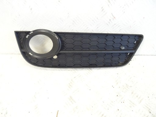 grid of a bumper front front right AUDI A5 8T 8T0807682