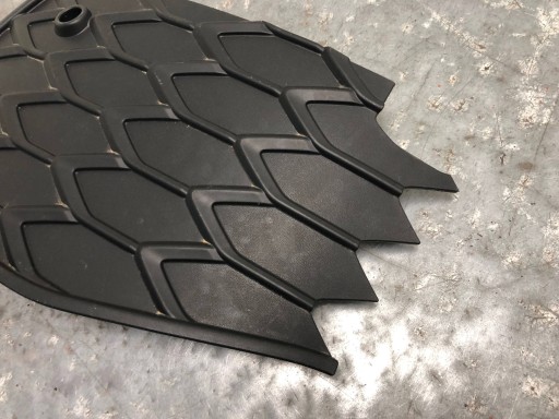 mřížka nárazníku pravý předek VW GOLF VIII LIFT GTI 5H0853666R