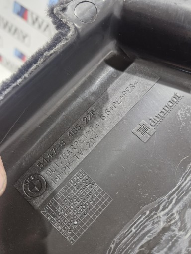 8185226 BMW E39 tapacír kufru pravý záď cerný