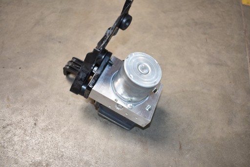 IDEALNA pump control unit ABS MERCEDES W206 C63 1