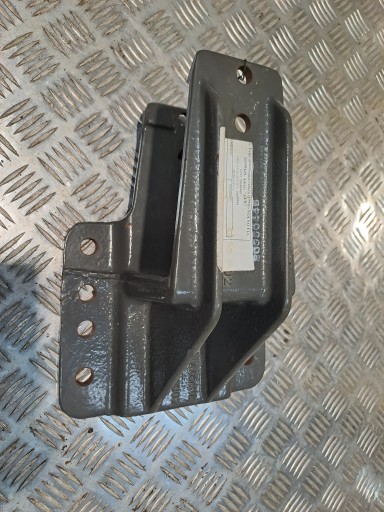 Кріплення задньої ресори oe volvo 6899419