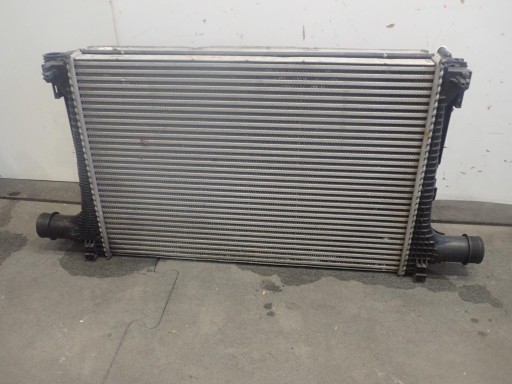 Інтеркулер AUDI Q7 Q7 VW TOUAREG 4M0145805G