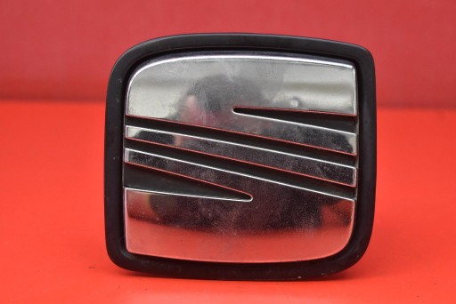 handle bonnet rear part of the rear EMBLEMAT 1M6827585B SEAT LEON 1 and HB 99-05