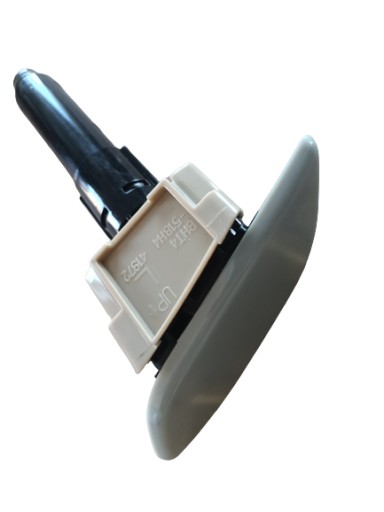 BKC6518G1 - ЛЕВАЯ КРЫШКА ОМЫВАТЕЛЯ ФАРЫ MAZDA 3 BM BN