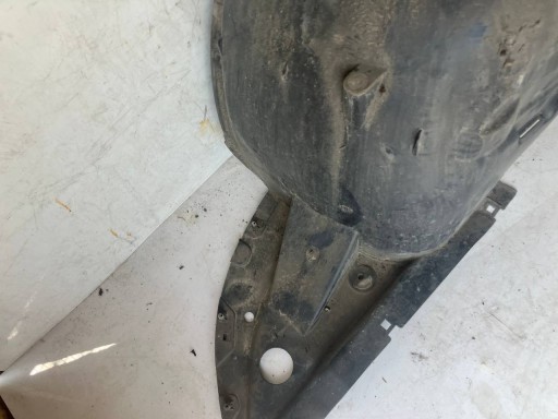 mudguard right front CITROEN C3 III #14 9811931180