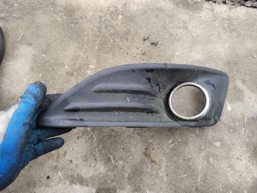 grid of a bumper Ford Fiesta MK7 VII lift 13- left C1BB-15A222-D