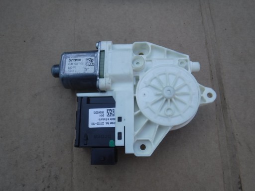 Моторчик склопідйомника лівий передній jeep fiat 0130822665