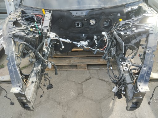 PORSCHE TAYCAN QUARTER Передний правый