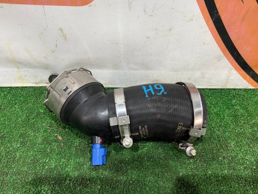 T2H45687 - Впускной шланг интеркулера X761 M8A2-6F073-BC