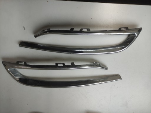 ХРОМОВАНА НАКЛАДКА SUPERB III ЗАДНЯ ЛІВА 3V5807833A