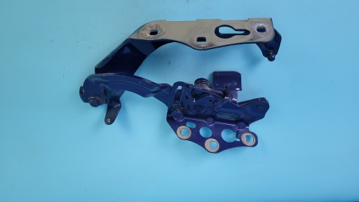 2058800928 - MERCEDES W205 петля капота правая A2058800928