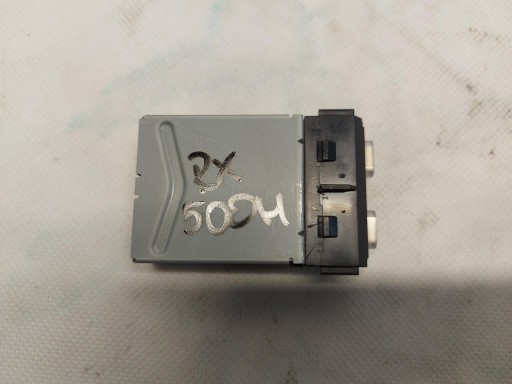 LEXUS RX500H V 5 2023- adapter USB 85532-48020