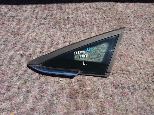 8A61A29711A - ПЕРЕДНЄ ЛІВЕ СКЛО FORD FIESTA MK7 09R