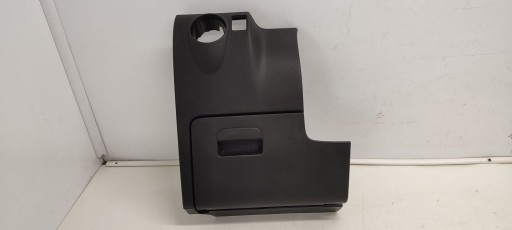 passenger compartment driver´s below steering wheel, VW Tiguan and