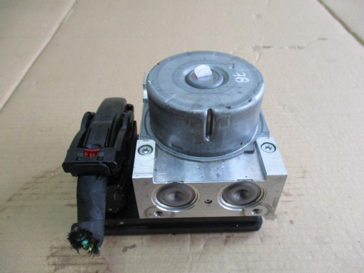 Головний гальмівний циліндр ABS Jeep Compass II P04726568AH