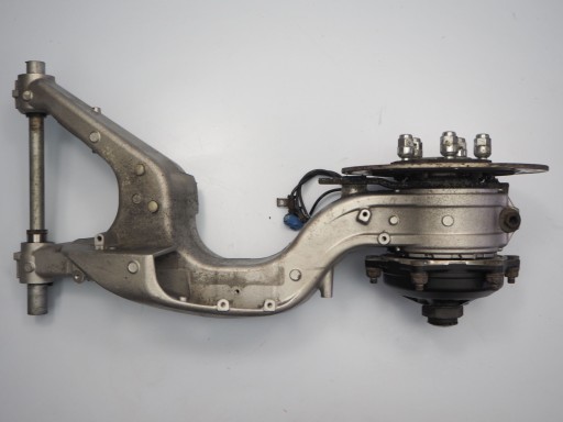 947331946987104 - HONDA VFR 800 XF CROSSRUNNER 14-16 ЗАДНИЙ МАЯТНИК + ВІСЬ + ДИСК