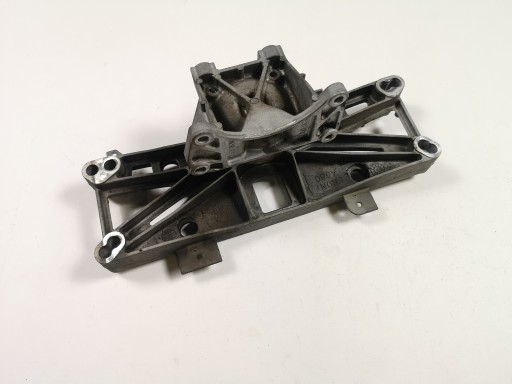 68084747AA - Опора подушка коробки Challenger 6.4 5.7 2011-