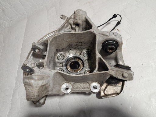 BMW X7 G07 40i swing of the pivot right rear part 6876654