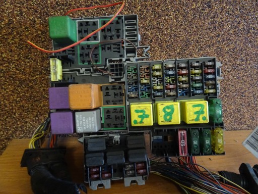 Блок Запобіжників 13109962 Opel