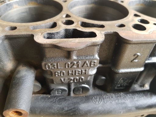 AUDI A4 B8 A6 C6 SEAT EXEO 2.0TDI 2.0 TDI CAG BLOK DOL of the engine pistons crank