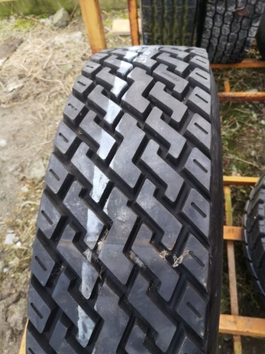 Шини з протектором 295 80 22,5 1 шт.