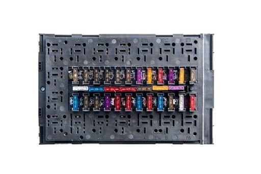 000042411011 - БЛОК ЗАПОБІЖНИКІВ MAGNETI MARELLI IVECO DAILY III 05/99-07/07