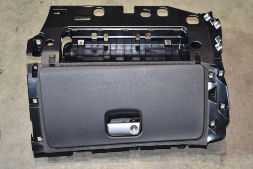 perfect condition passenger compartment of the passenger BASIS SCHWARZ PORSCHE MACAN