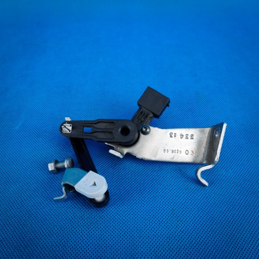 Sensor Schalter Niveauregelung Leuchten vorne links BMW X5 G05 X6 6895467 6879039 6879041