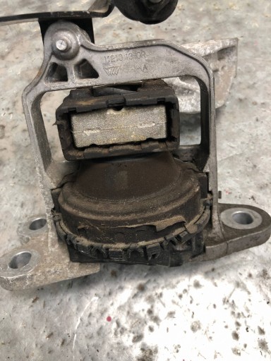 holder engine mount RENAULT TRAFIC III 113752598R 112841371R 165385971R