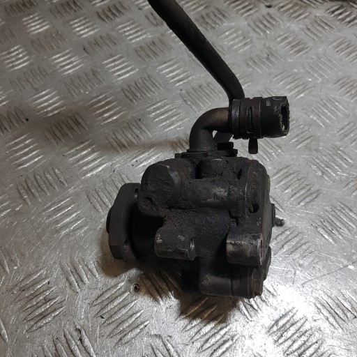 Pompa servosterzo VOLKSWAGEN GOLF 4 1J0422154A