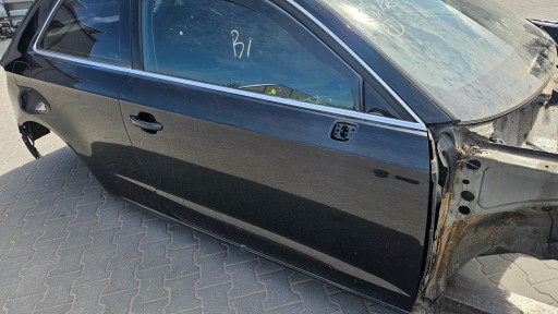 dveře pravé předek AUDI A3 8V 3D černé barva LZ9Y