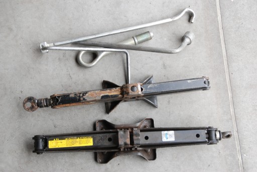 TOYOTA RAV4 III 06-12 ключ наконечний