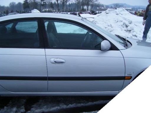 S1 - TOYOTA AVENSIS T22 97-03 переднє праве скло