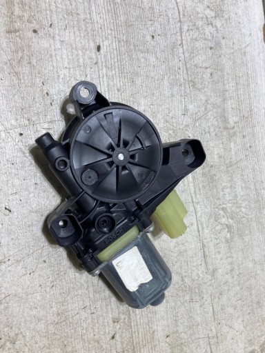 LV4BS23200CA - Ford kuga mk3 iii 2023 моторчик правого переднього скла