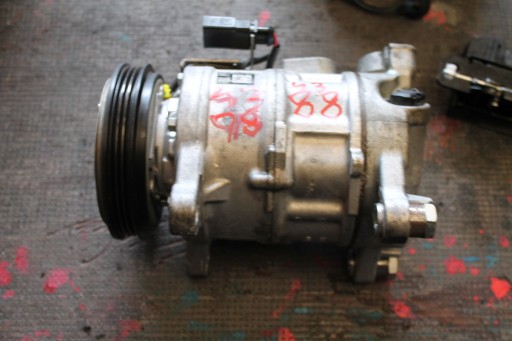 4398. compresseur de climatisation AUDI 8W0816803T