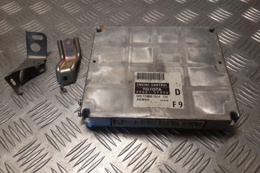 Ебу двигуна toyota corolla verso (zer_, zze12_, r1_) 896610f090