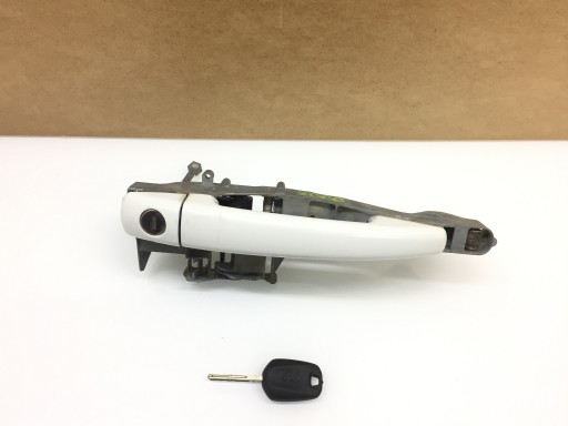 PEUGEOT 2008 КЛЮЧ ВСТАВКА РУЧКА ЛЕВАЯ ПЕРЕДНЯЯ