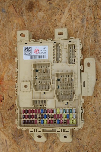 Блок запобіжників bsi tucson iv 1.6 hybrid новий 0km 91950-cz180 20-