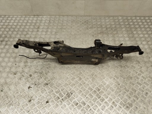 BMW 1 F40 Renfort pare choc Essieu arrière 6883011 M135i