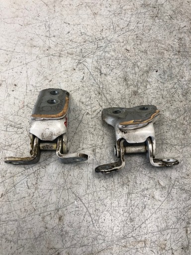 hinges door right front TOYOTA AYGO and 068