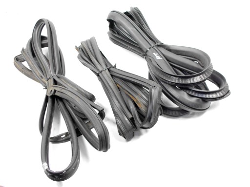 678675tg - SSANGYONG ACTYON 09 УЩІЛЬНЮВАЧ ЗАДНІХ ДВЕРЕЙ В ЗБОРІ