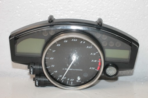 61 - Yamaha R1 RN12 04-06 лічильник годин
