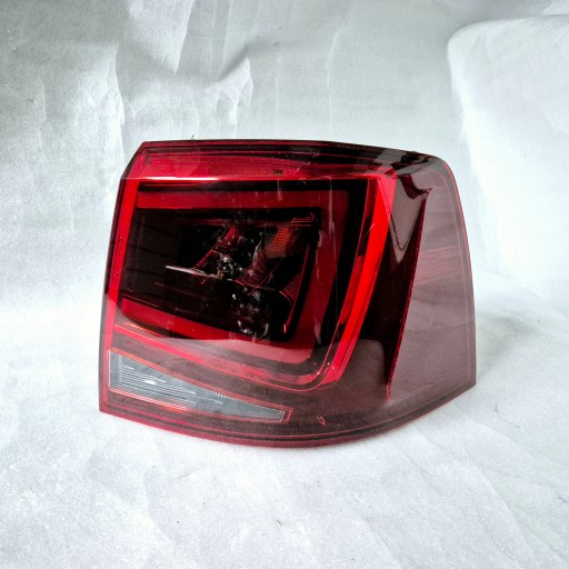 7N594520813S - Seat alhambra 7n5 задний правый фонарь светодиодный ес